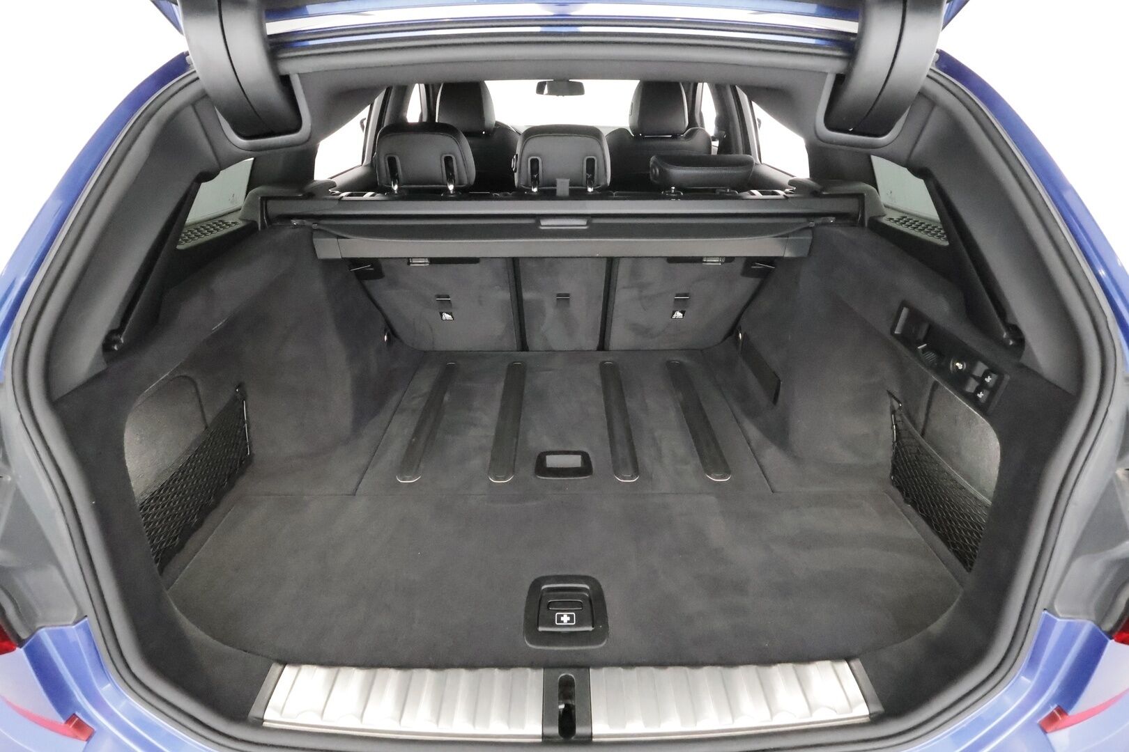 BMW 320 2021 G21 Touring 320d A xDrive Business M Sport MHEV * HiFi / Webasto / Koukku / ACC / LED / P.kamera / Sportpenkit / Navi *