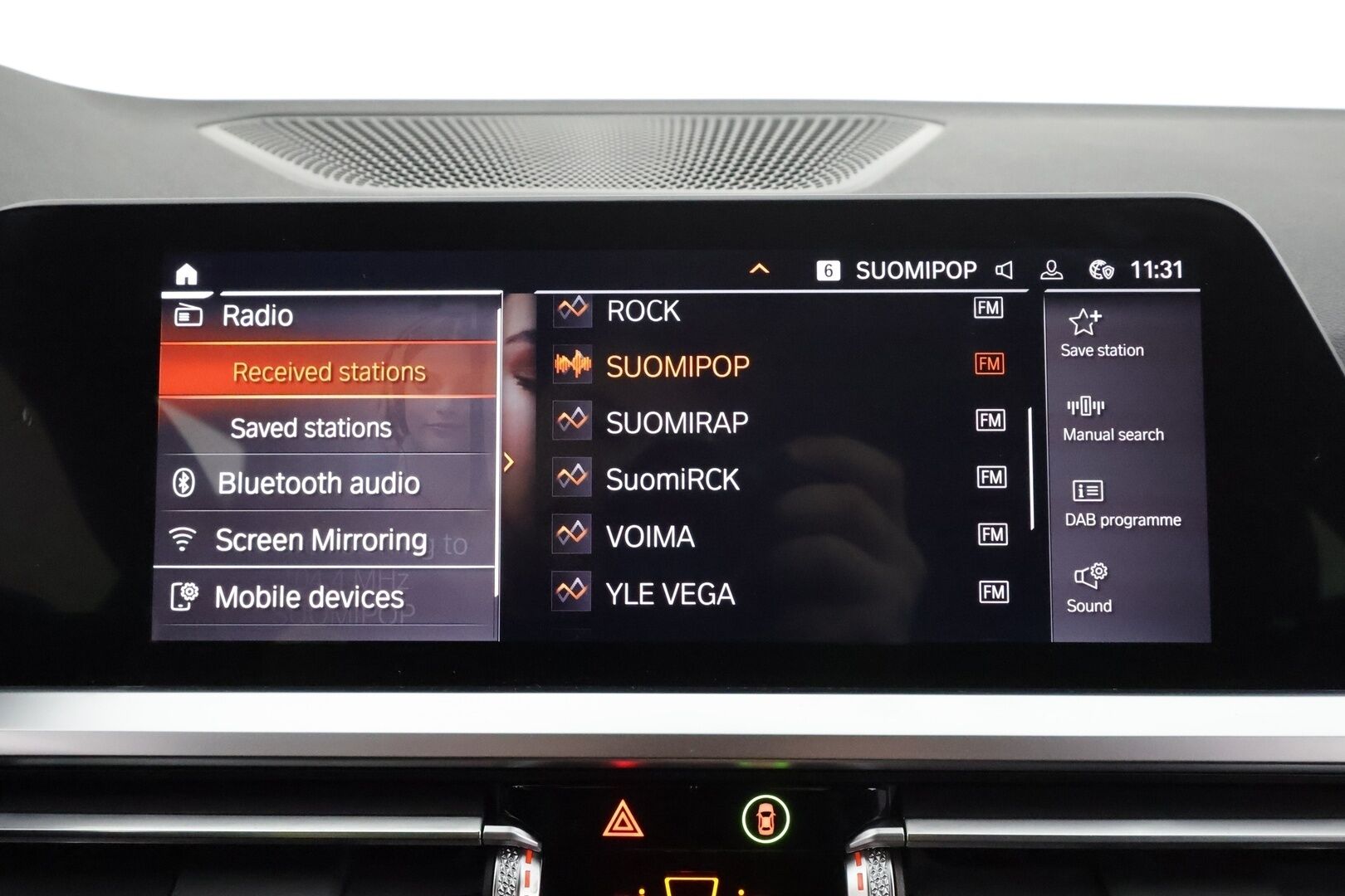 BMW 320 2021 G21 Touring 320d A xDrive Business M Sport MHEV * HiFi / Webasto / Koukku / ACC / LED / P.kamera / Sportpenkit / Navi *