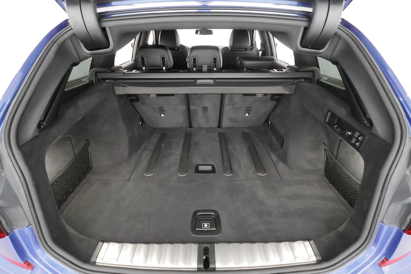 BMW 320 2021 G21 Touring 320d A xDrive Business M Sport MHEV * HiFi / Webasto / Koukku / ACC / LED / P.kamera / Sportpenkit / Navi *