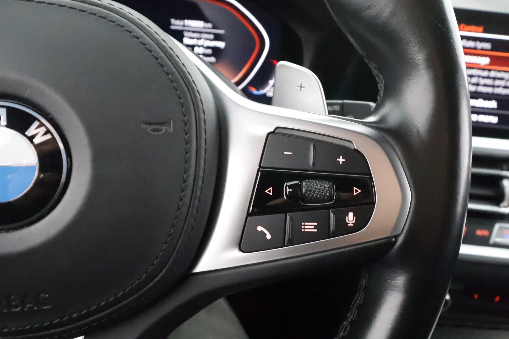 BMW 320 2021 G21 Touring 320d A xDrive Business M Sport MHEV * HiFi / Webasto / Koukku / ACC / LED / P.kamera / Sportpenkit / Navi *