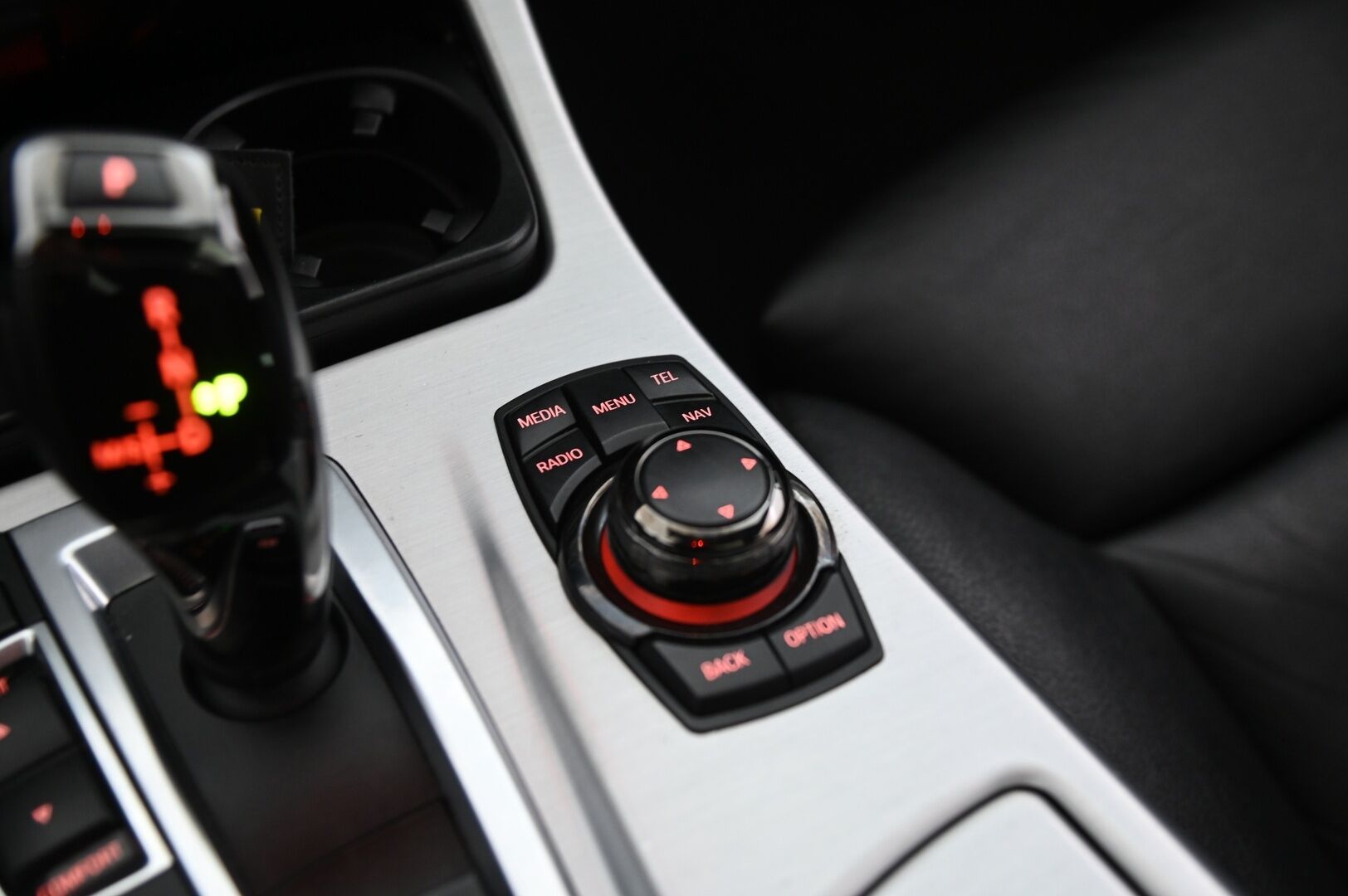 BMW 535 2013 535d xDrive Farmari M-Sport * DSP Hifi / Digimittaristo / ACC / P-Kamera / HUD / Soft-Clouse / Panorama * - Täyssähkö Comfort Muistella / Turbosystems / Hyvin Huollettu 