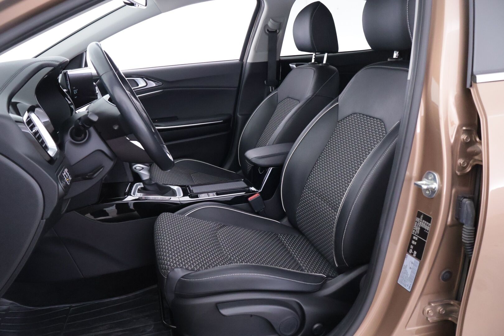 Kia XCeed 2022 1.6 GDI Plug-In Hybdrid Business Premium DCT *Adapt. Vakkari / Digimittaristo / LFA / Navi / Keyless / Lohko / P. kamera / S. kontti!