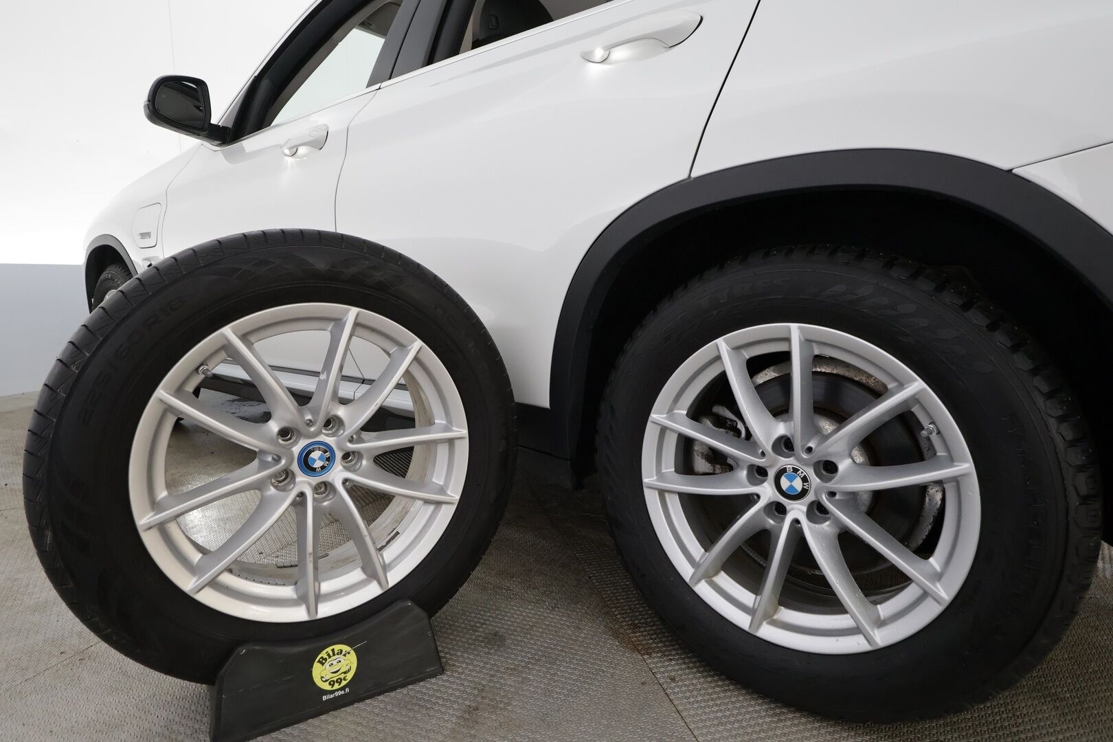 BMW X3 2022 G01 xDrive 30e A Charged Edition * Vakkari / P.kamera / Adap.LED / Koukku / Hifi / Sporttinahat / Sähköluukku * - 1.Om Suomi-auto / Kahdet renkaat aluvanteilla / Merkkihuollettu