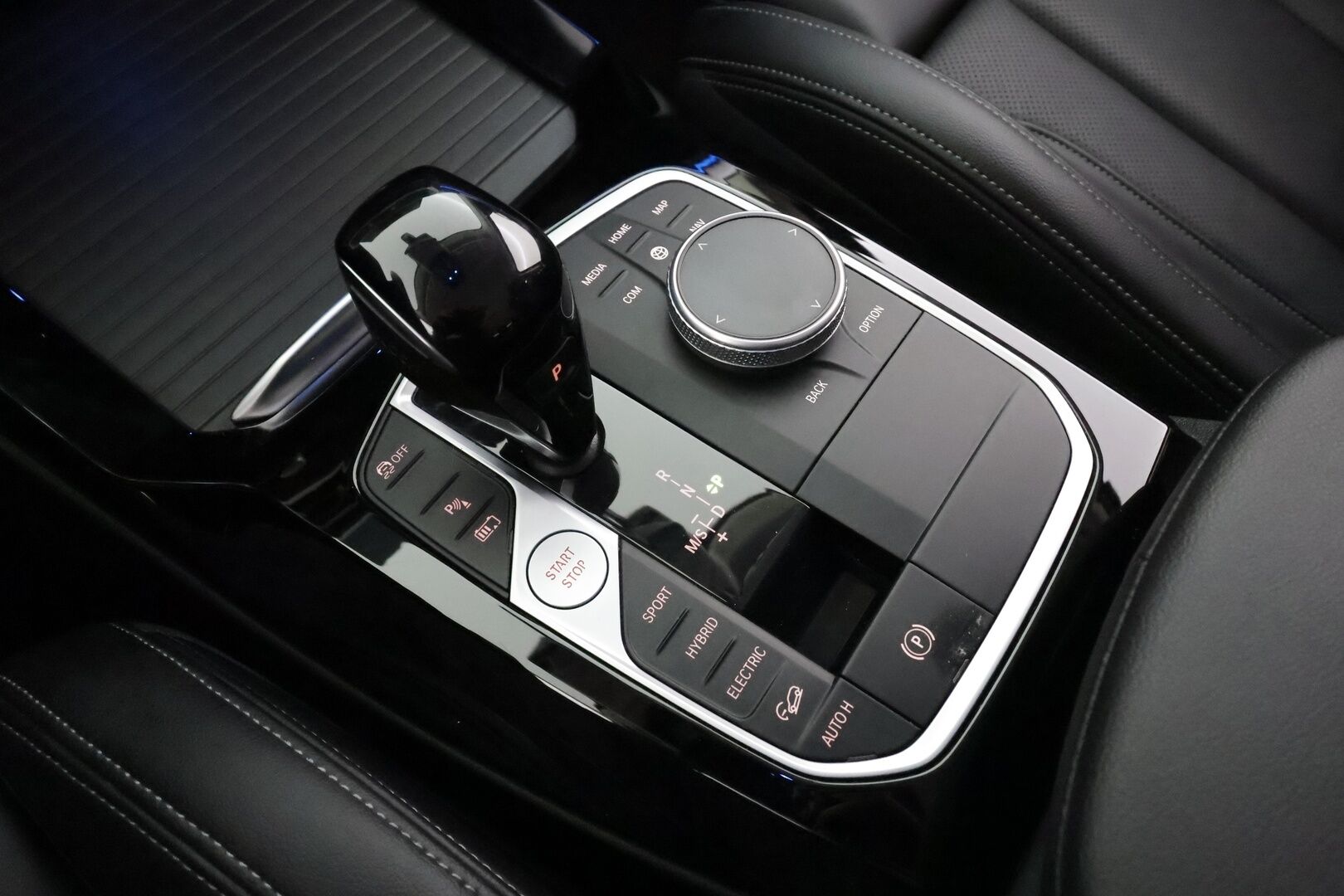 BMW X3 2022 G01 xDrive 30e A Charged Edition * Vakkari / P.kamera / Adap.LED / Koukku / Hifi / Sporttinahat / Sähköluukku * - 1.Om Suomi-auto / Kahdet renkaat aluvanteilla / Merkkihuollettu