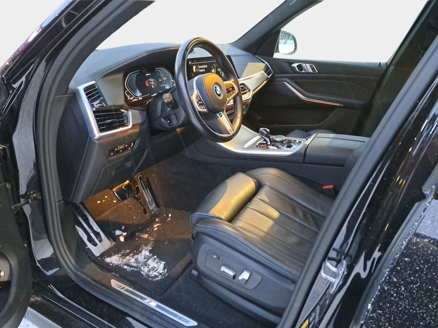 BMW X5 2022 G05 xDrive45e A Charged Edition M-Sport *ACC / Hifi / Laser / HUD / Comfort Access / Koukku / 360 / Muistipenkki* - 2x M-Sport alut (21" ja 20") / Siistikuntoinen Suomi-Auto / Ilma-Alusta / Huippurenkaat!