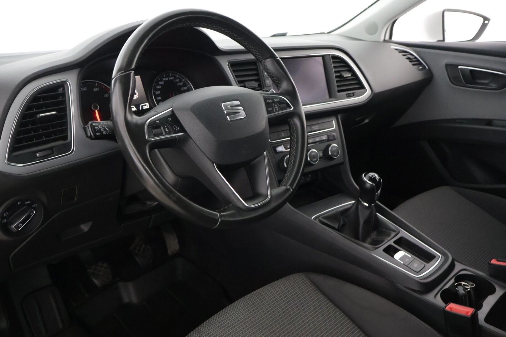 Seat Leon 2018 LEON ST TGI **Aut. ilmastointi / Tutkat / Vakkari / Bluetooth** - 2x Renkaat Vanteineen / Huollettu hyvin! - HULLU BLACKWEEK KORKOTARJOUS 2,49%