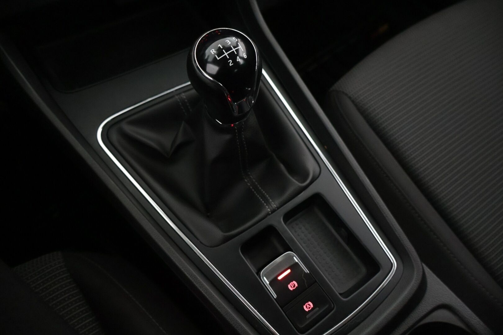 Seat Leon 2018 LEON ST TGI **Aut. ilmastointi / Tutkat / Vakkari / Bluetooth** - 2x Renkaat Vanteineen / Huollettu hyvin! - HULLU BLACKWEEK KORKOTARJOUS 2,49%