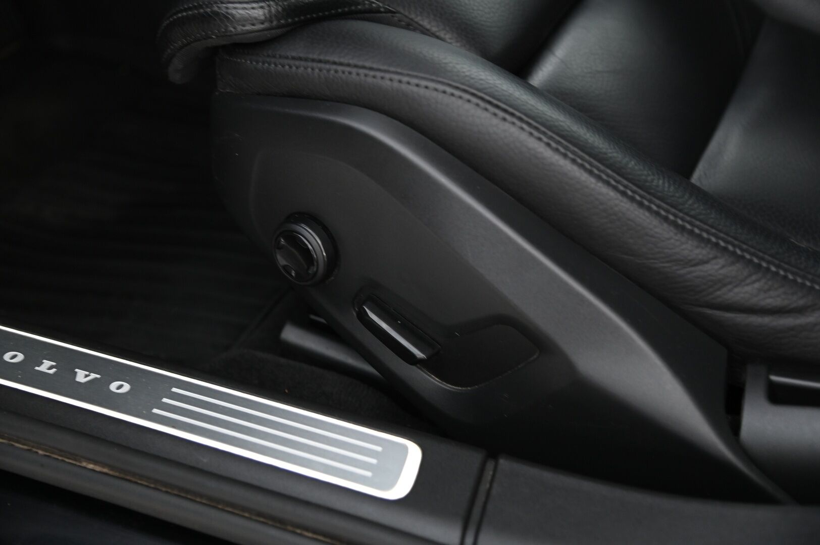 Volvo V90 2020 D4 Momentum aut *Webasto / Adapt.vakkari&PilotAssist / Sähkökontti / P.tutkat* - Juuri huollettu & Merkkihuoltohistoria! / 2xrenkaat aluvanteilla*