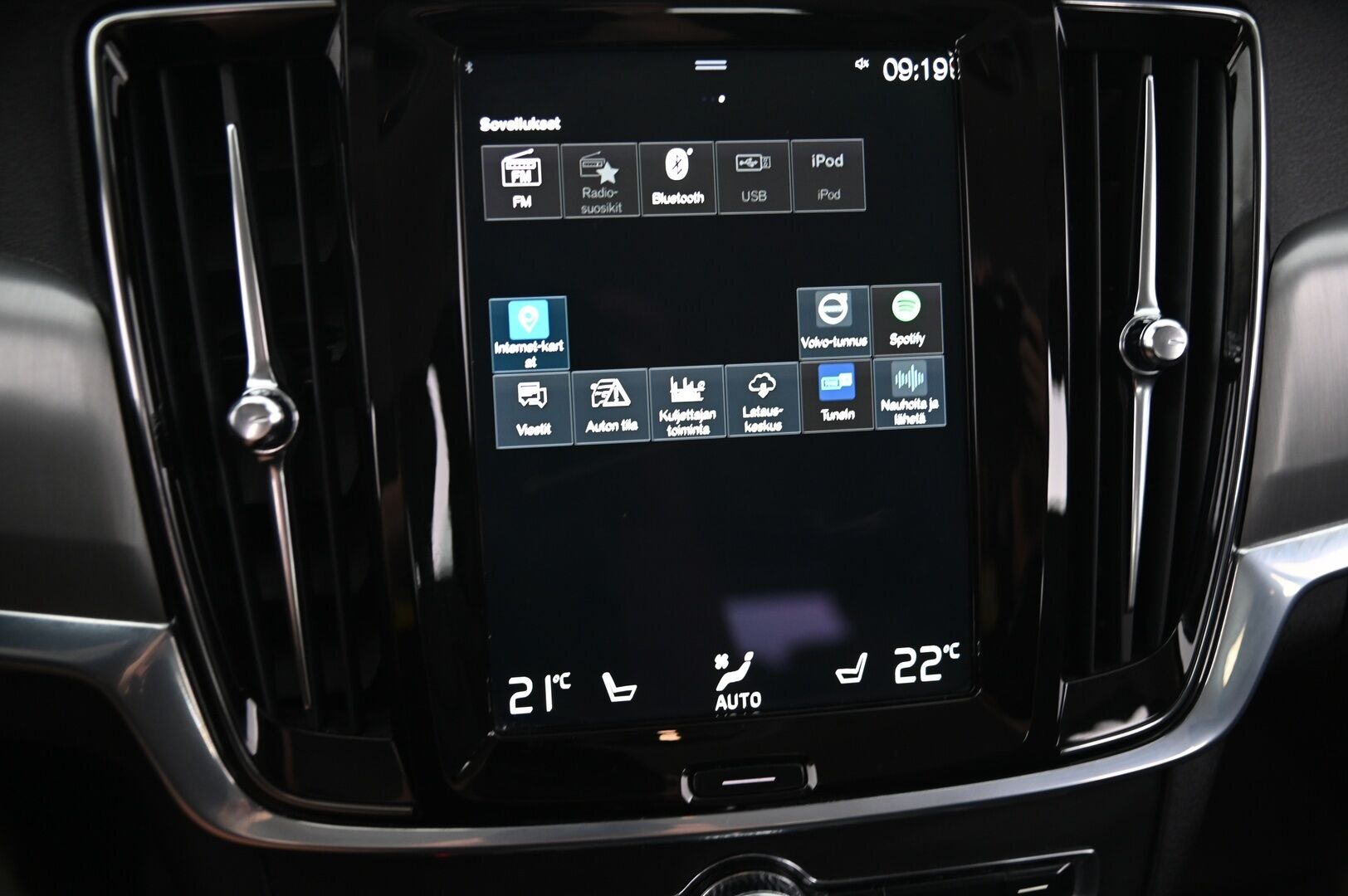 Volvo V90 2020 D4 Momentum aut *Webasto / Adapt.vakkari&PilotAssist / Sähkökontti / P.tutkat* - Juuri huollettu & Merkkihuoltohistoria! / 2xrenkaat aluvanteilla*