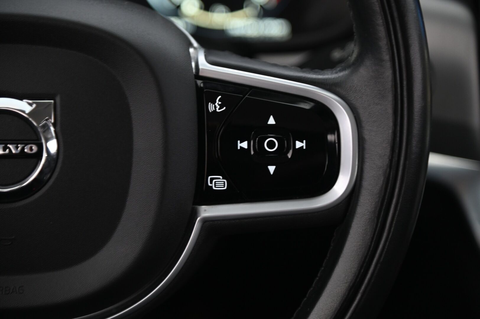 Volvo V90 2020 D4 Momentum aut *Webasto / Adapt.vakkari&PilotAssist / Sähkökontti / P.tutkat* - Juuri huollettu & Merkkihuoltohistoria! / 2xrenkaat aluvanteilla*