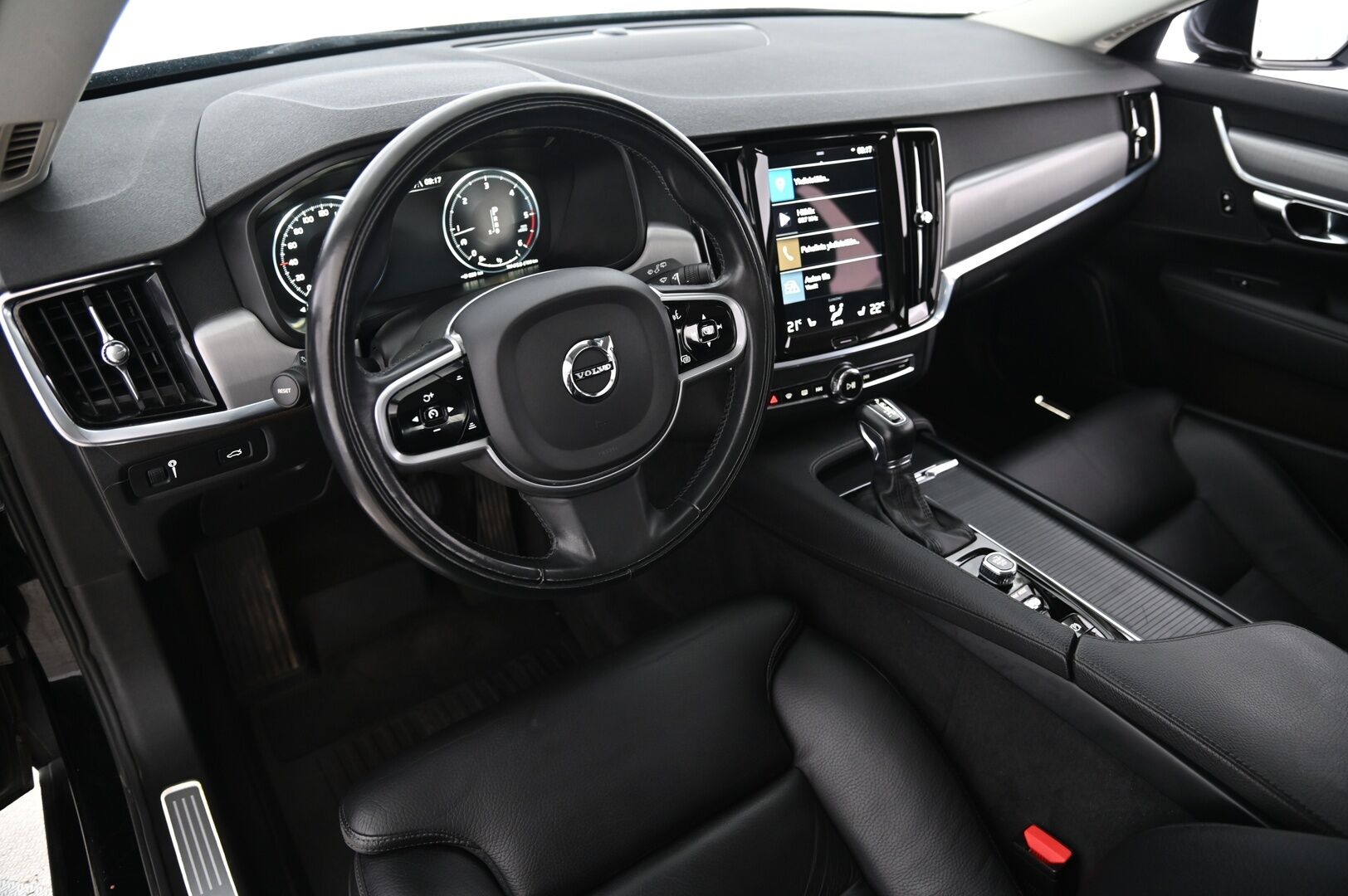 Volvo V90 2020 D4 Momentum aut *Webasto / Adapt.vakkari&PilotAssist / Sähkökontti / P.tutkat* - Juuri huollettu & Merkkihuoltohistoria! / 2xrenkaat aluvanteilla*
