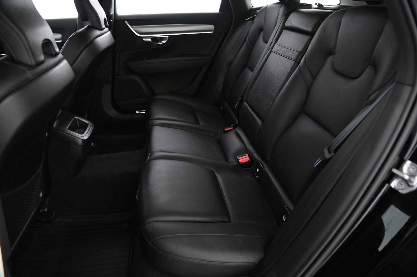 Volvo V90 2020 D4 Momentum aut *Webasto / Adapt.vakkari&PilotAssist / Sähkökontti / P.tutkat* - Juuri huollettu & Merkkihuoltohistoria! / 2xrenkaat aluvanteilla*