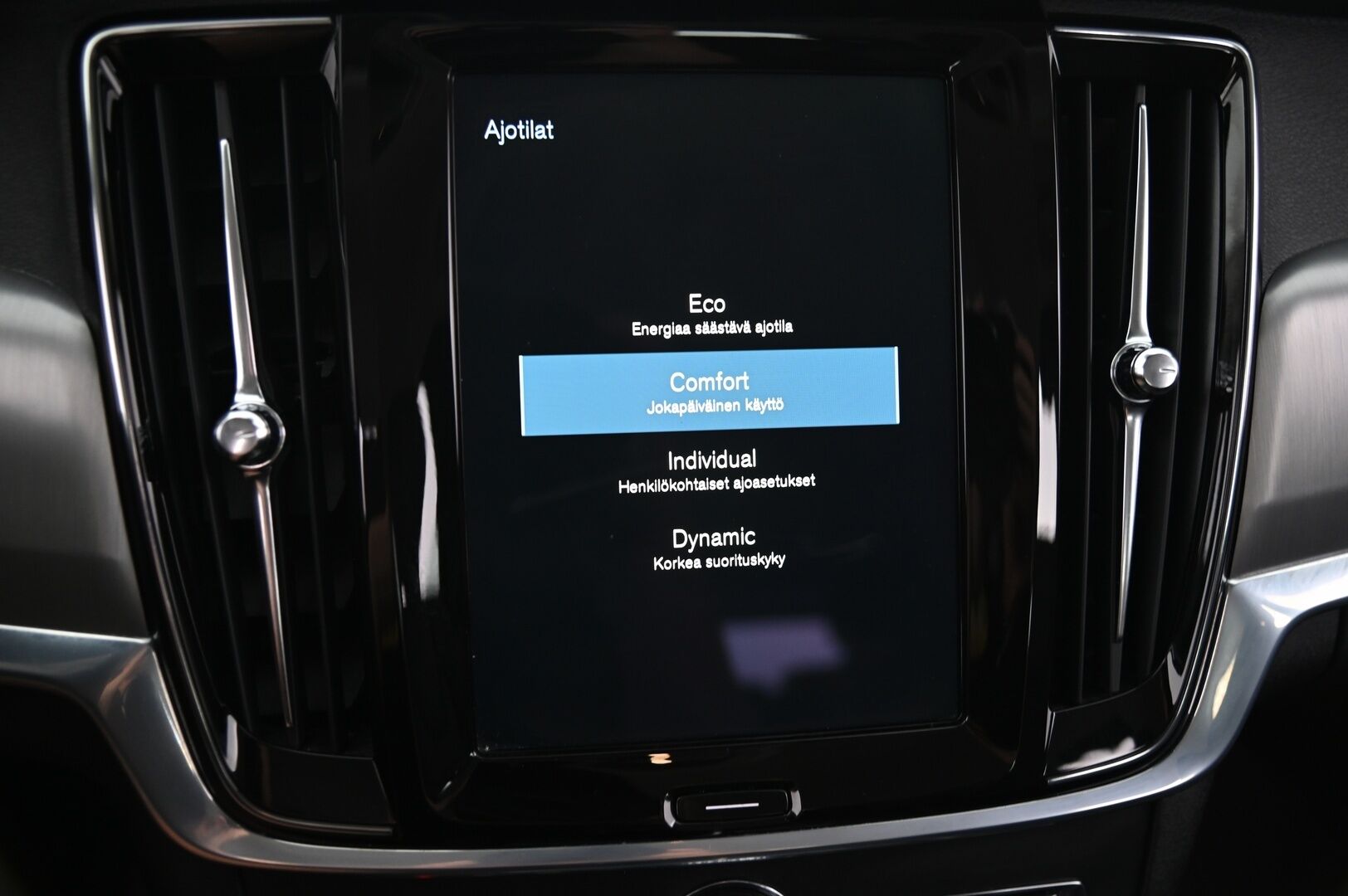 Volvo V90 2020 D4 Momentum aut *Webasto / Adapt.vakkari&PilotAssist / Sähkökontti / P.tutkat* - Juuri huollettu & Merkkihuoltohistoria! / 2xrenkaat aluvanteilla*