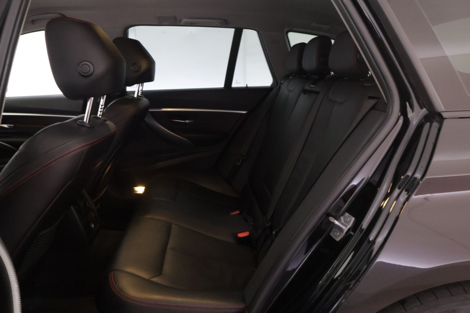 BMW 320 2019 F31 Touring 320d A Business Sport - Digimittaristo | Adapt.vakkari | LED-ajovalot | P.kamera | Carplay | Muistipenkki | HiFi | Prof.navi 
