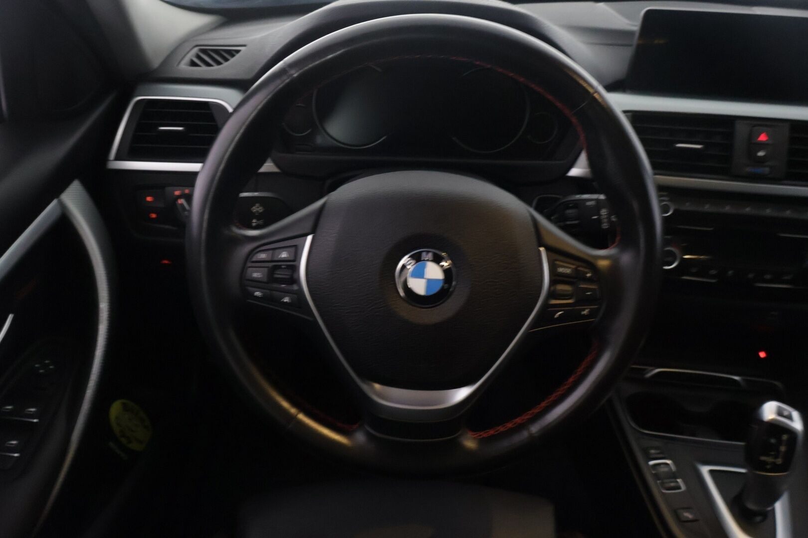 BMW 320 2019 F31 Touring 320d A Business Sport - Digimittaristo | Adapt.vakkari | LED-ajovalot | P.kamera | Carplay | Muistipenkki | HiFi | Prof.navi 