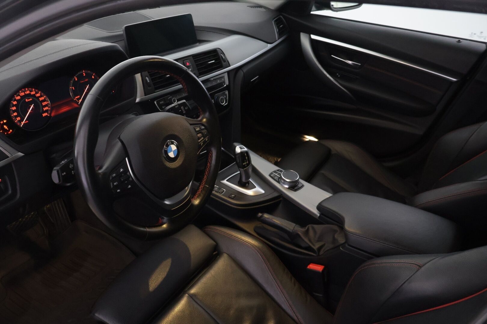 BMW 320 2019 F31 Touring 320d A Business Sport - Digimittaristo | Adapt.vakkari | LED-ajovalot | P.kamera | Carplay | Muistipenkki | HiFi | Prof.navi 
