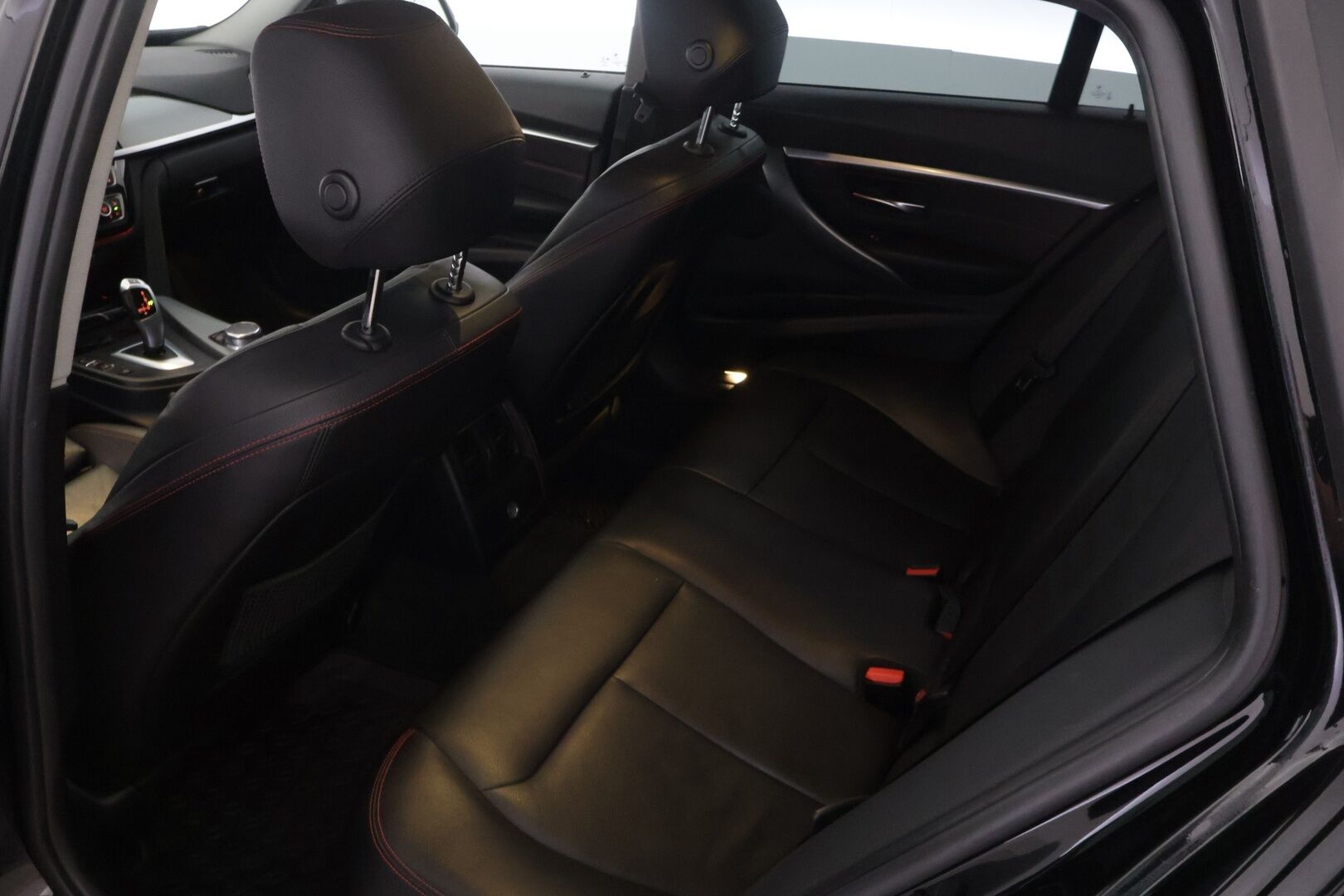 BMW 320 2019 F31 Touring 320d A Business Sport - Digimittaristo | Adapt.vakkari | LED-ajovalot | P.kamera | Carplay | Muistipenkki | HiFi | Prof.navi 