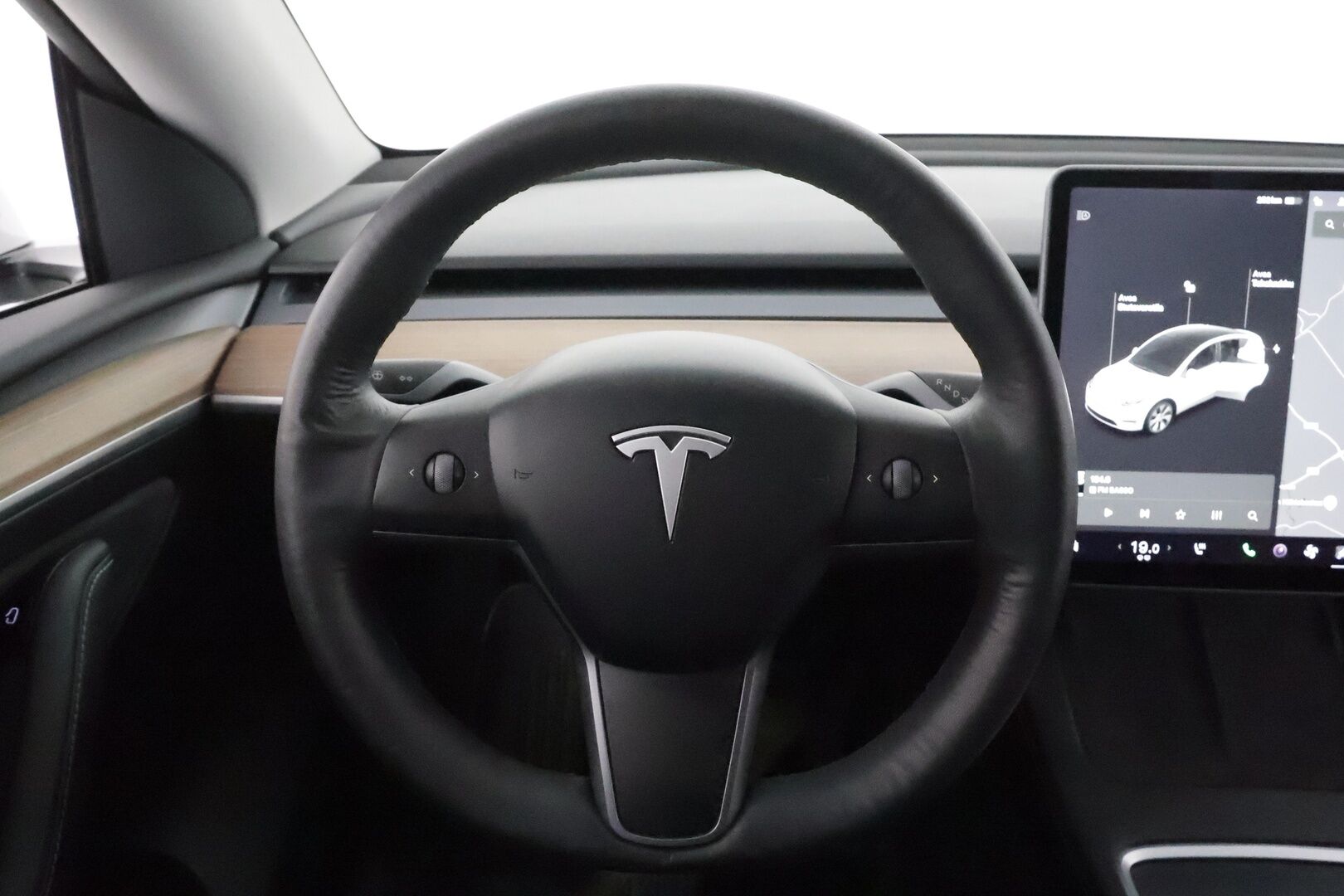 Tesla Model Y 2021 Long Range **Lämpöpumppu / Lasikatto / Matrix-LED / Adapt.Vakkari / P.Kamera / Muistipenkki / Koukku / Navi / Keyless** - 3,99 % KORKOTARJOUS TÄHÄN AUTOON 7.9. ASTI! - 1-om Suomi-auto / 2x Latauskaapelit / Kahdet Renkaat
