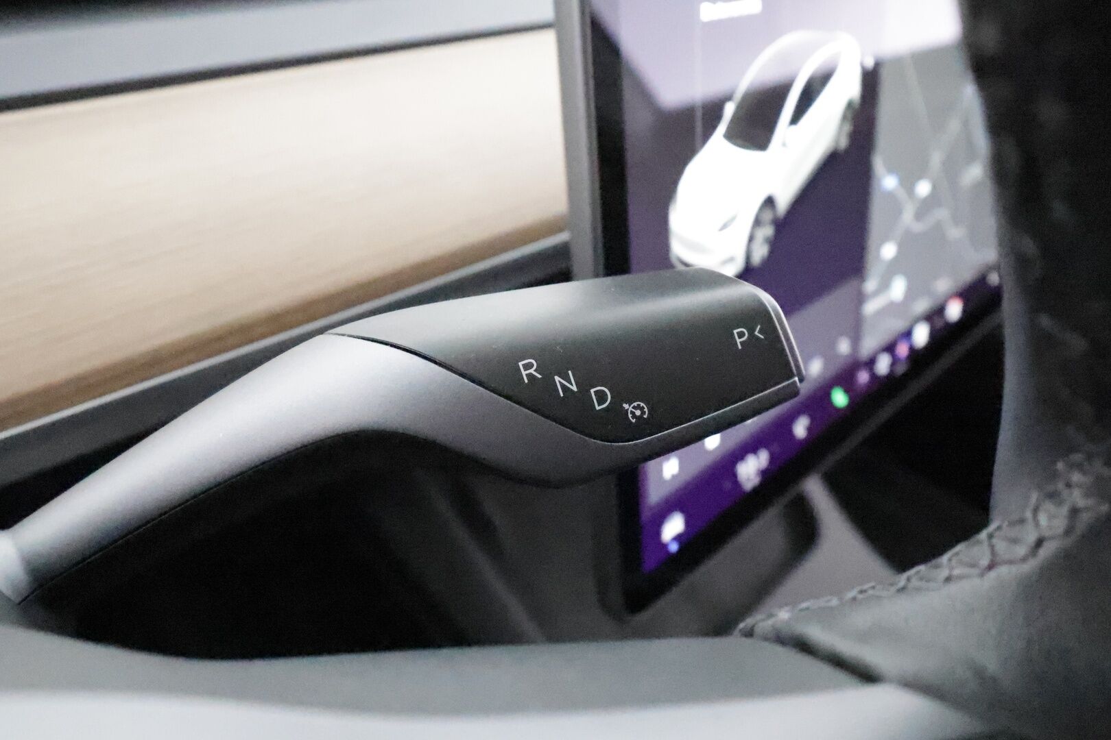 Tesla Model Y 2021 Long Range **Lämpöpumppu / Lasikatto / Matrix-LED / Adapt.Vakkari / P.Kamera / Muistipenkki / Koukku / Navi / Keyless** - 3,99 % KORKOTARJOUS TÄHÄN AUTOON 7.9. ASTI! - 1-om Suomi-auto / 2x Latauskaapelit / Kahdet Renkaat