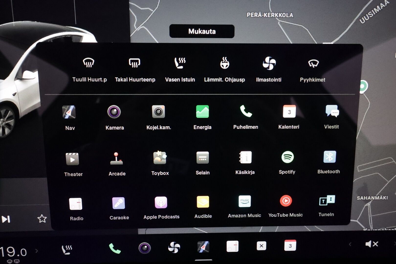 Tesla Model Y 2021 Long Range **Lämpöpumppu / Lasikatto / Matrix-LED / Adapt.Vakkari / P.Kamera / Muistipenkki / Koukku / Navi / Keyless** - 3,99 % KORKOTARJOUS TÄHÄN AUTOON 7.9. ASTI! - 1-om Suomi-auto / 2x Latauskaapelit / Kahdet Renkaat