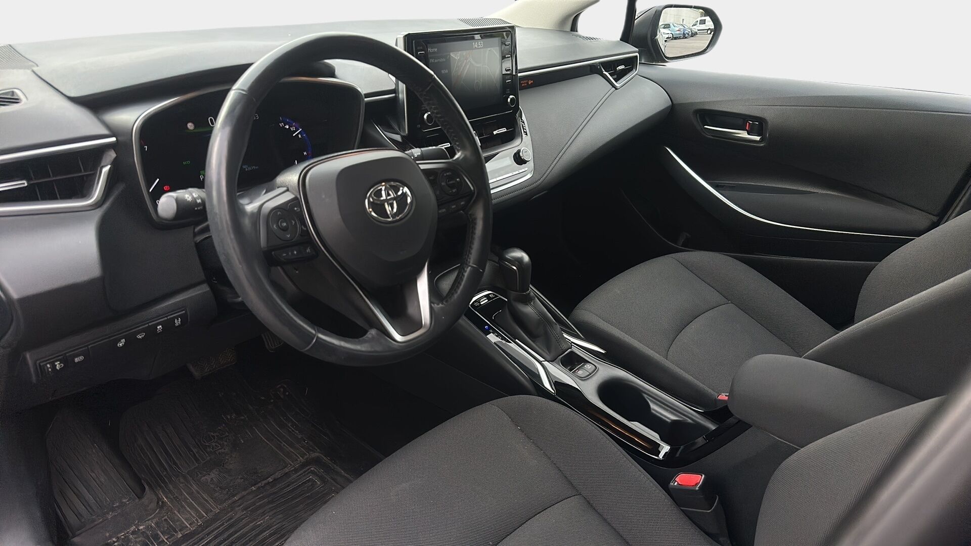 Toyota Corolla 2021 Sedan 1,8 Hybrid Active Edition / Adapt. vak / P-Kamera / Koukku / LED - Merkkihuollettu Suomi-Auto / Apple&Android