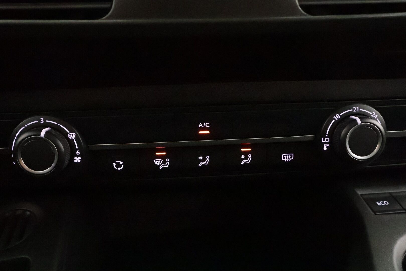 Toyota Proace CITY Verso 2022 Active L2 1,2 130 Automaatti 5ov 7-P * Suomi-auto / Vakkari / P.tutka / Kaistavahti / 2xRenkaat * - HULLUT BLACKWEEK JATKOT - KORKOTARJOUS 2,49%