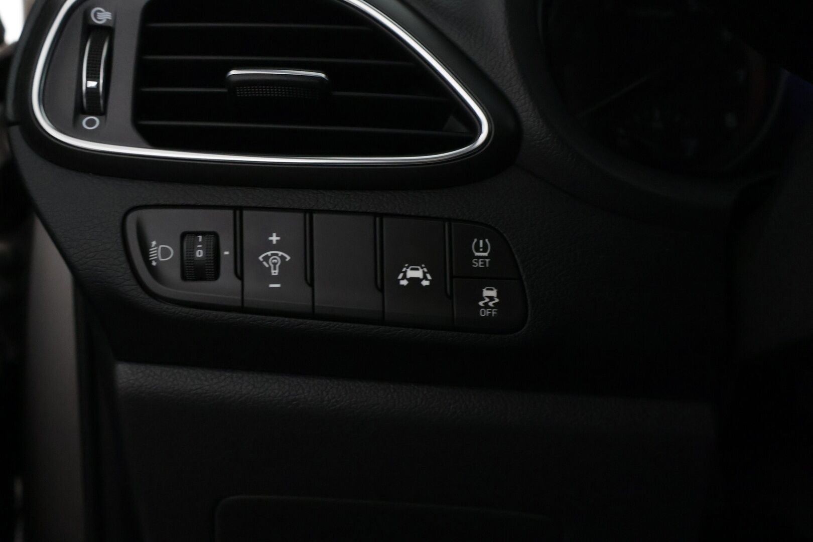 Hyundai i30 Fastback 2021 1,4 T-GDI 140 hv 7DCT-aut Comfort - 1Om Suomiauto / Merkkihuollot / Peruutuskamera / LED / Ratinlämmitys / Apple&Android / KeylessGo / Huippusiisti!