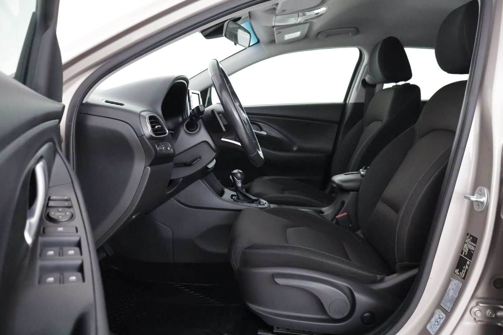 Hyundai i30 Fastback 2021 1,4 T-GDI 140 hv 7DCT-aut Comfort - 1Om Suomiauto / Merkkihuollot / Peruutuskamera / LED / Ratinlämmitys / Apple&Android / KeylessGo / Huippusiisti!