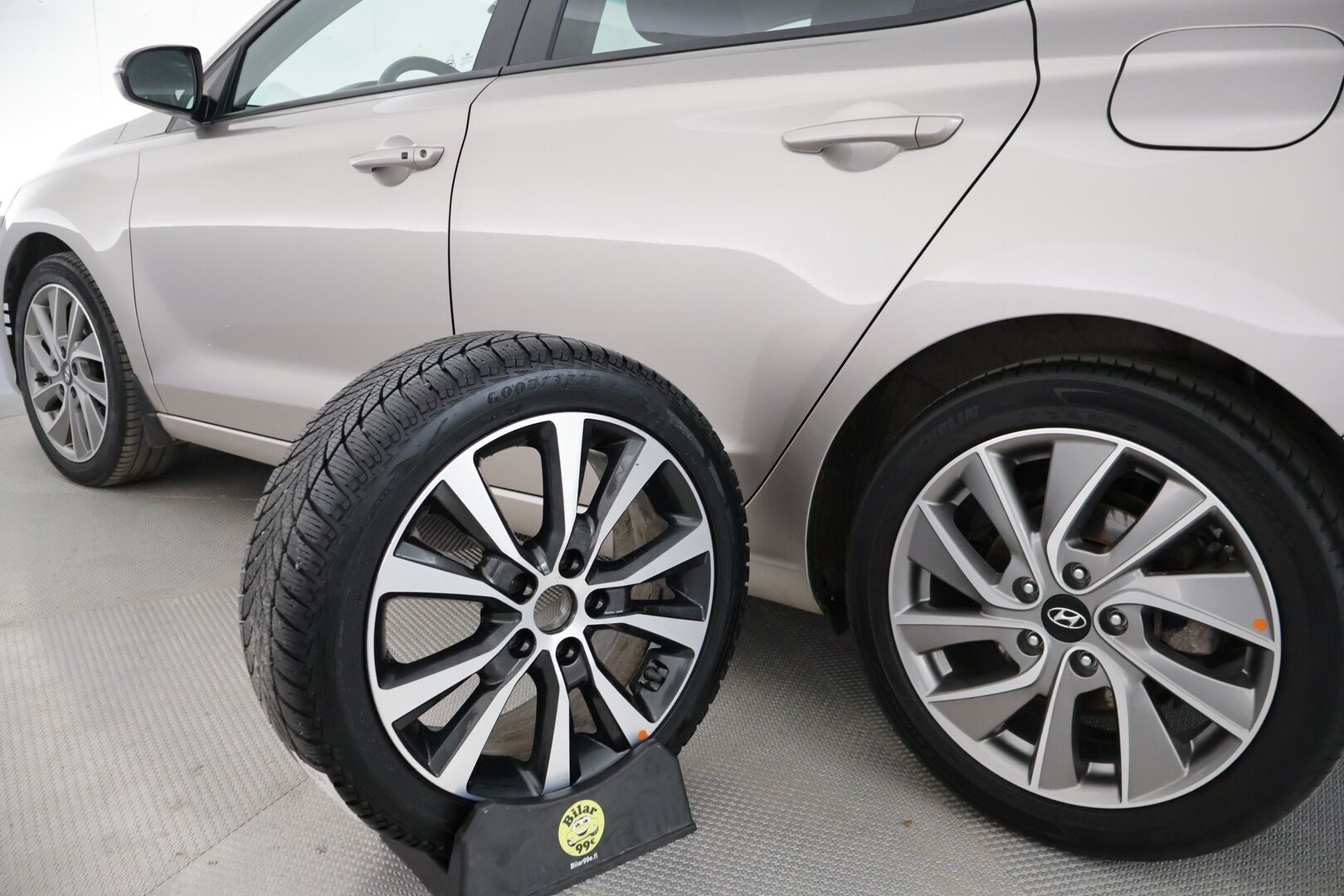 Hyundai i30 Fastback 2021 1,4 T-GDI 140 hv 7DCT-aut Comfort - 1Om Suomiauto / Merkkihuollot / Peruutuskamera / LED / Ratinlämmitys / Apple&Android / KeylessGo / Huippusiisti!