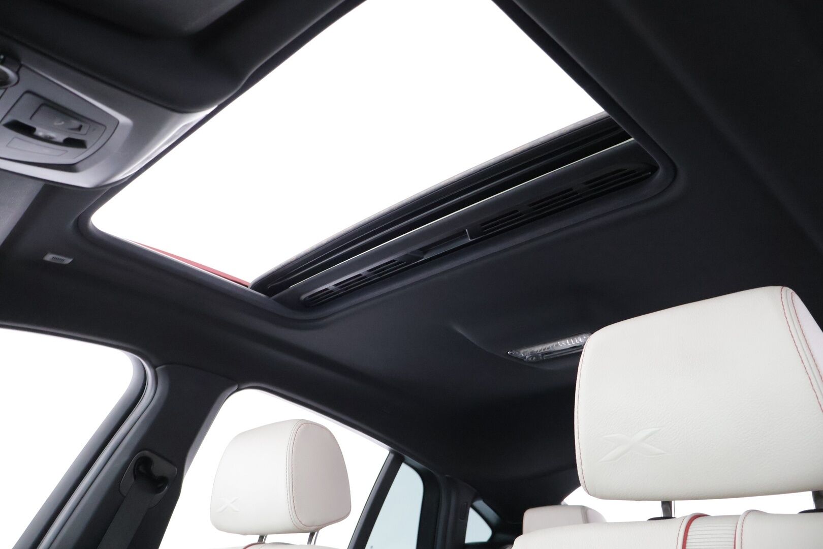 BMW X4 2017 F26 xDrive20d A Business M Sport - Webasto | Adapt.Vakkari | Vetokoukku | 360 Kamera | Harman/Kardon | Muistipenkki | Kattoluukku