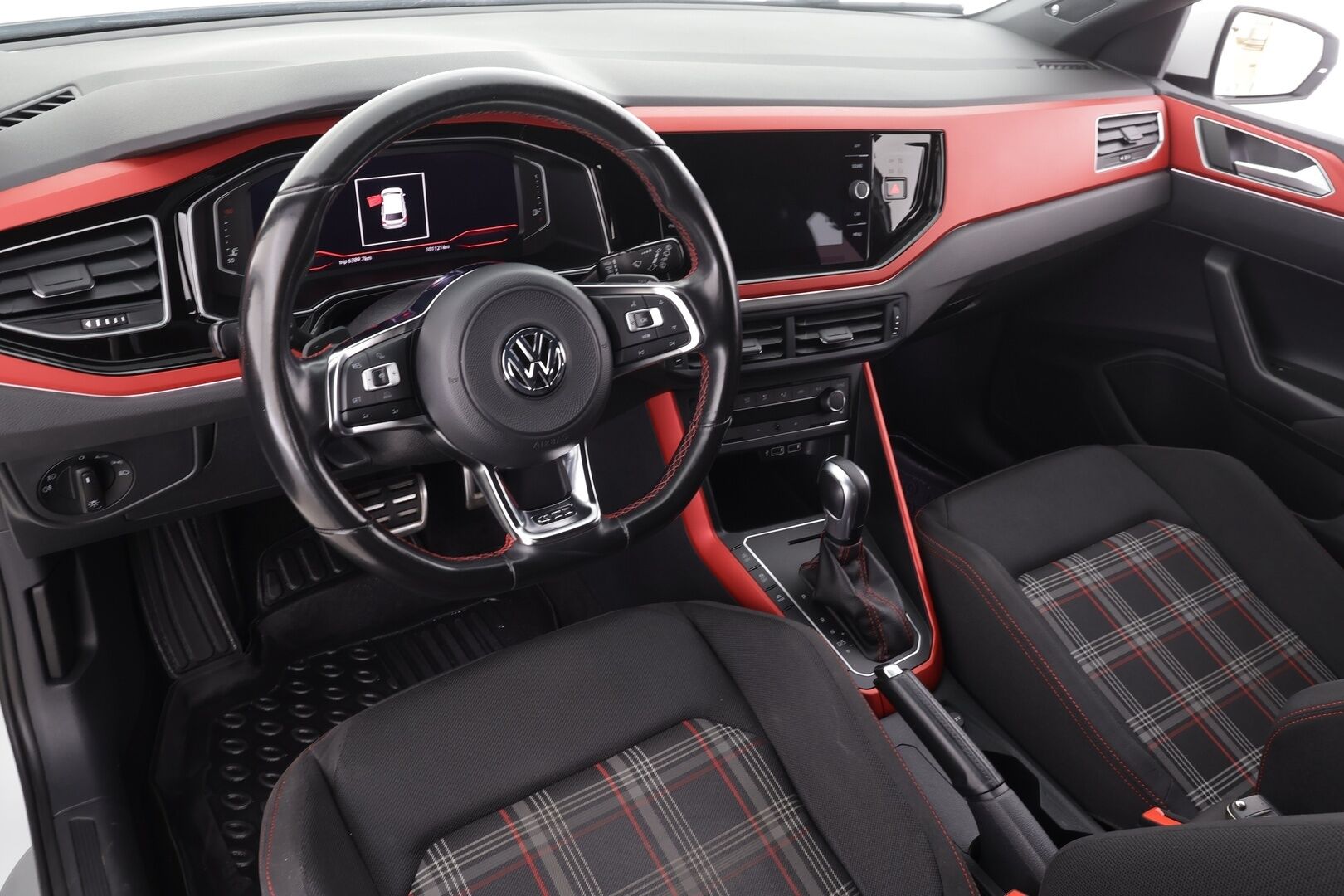 Volkswagen Polo 2020 GTI 2,0 TSI 147 kW DSG * ACC / P.tutkat / Beats / Digimittaristo / LED / Sporttipenkit / Lohkolämmitin * - 1.Om Suomi-auto / Kahdet renkaat aluvanteilla