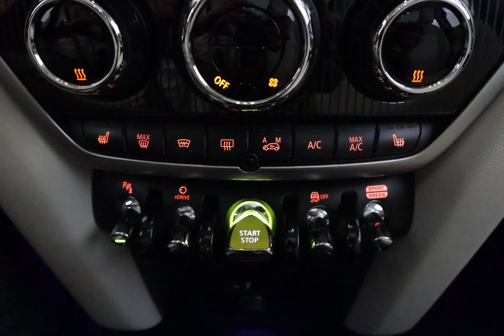 MINI Countryman 2020 Cooper SE ALL4 Maximise **H&K / Panorama / HUD / Adapt.vakkari / ComfortAccess / P.kamera**