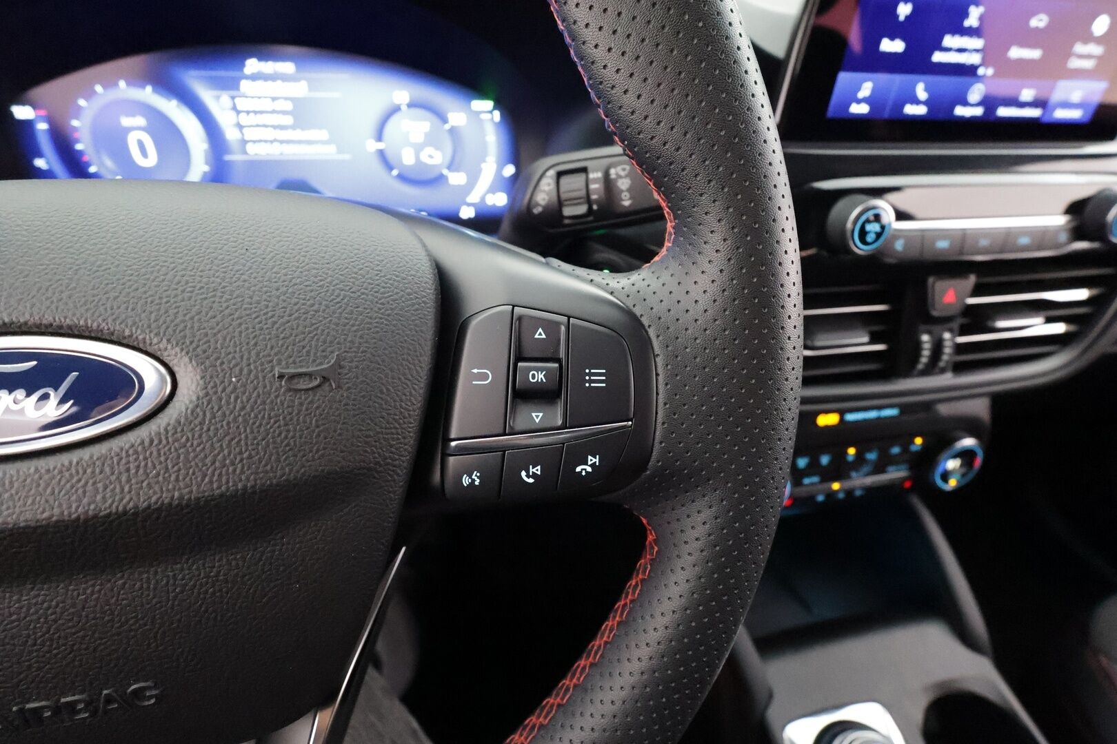 Ford Kuga 2022 2,5 Hybrid (HEV) 190hv CVT AWD ST-Line X * B&O / Puolinahkasisusta / LED / P.Kamera / Navi / Kaistavahti / Keyless * - Koukku / 1-om Suomi-auto / Kahdet renkaat aluvanteilla - HULLUT AVAJAISHULINAT KORKOTARJOUS 3,29 %