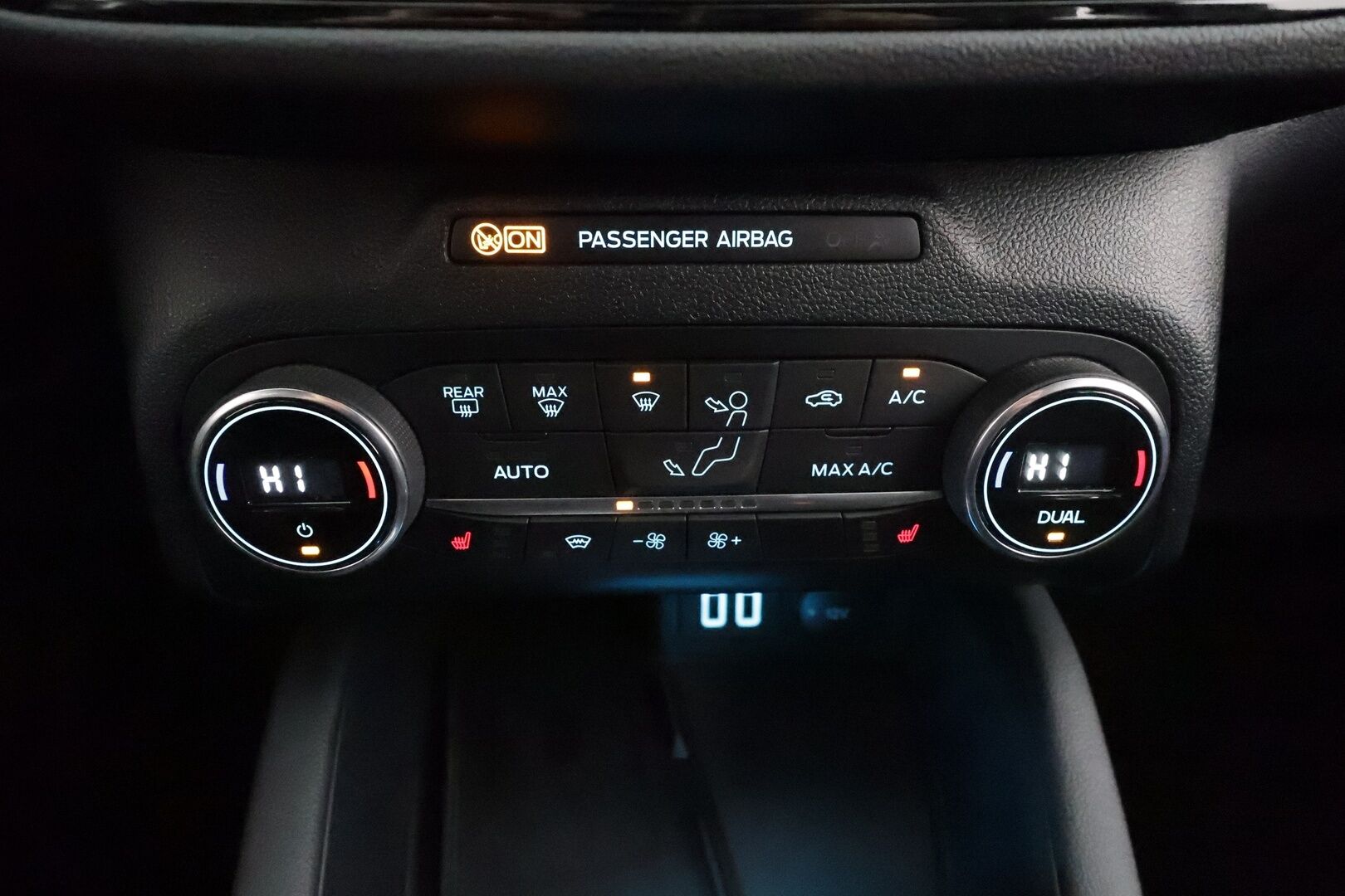 Ford Kuga 2022 2,5 Hybrid (HEV) 190hv CVT AWD ST-Line X * B&O / LED / P.Kamera / Navi / Kaistavahti / Keyless * - Koukku / 1-om Suomi-auto / Kahdet renkaat aluvanteilla