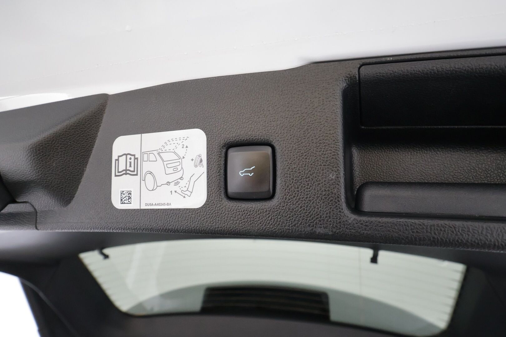 Ford Kuga 2022 2,5 Hybrid (HEV) 190hv CVT AWD ST-Line X * B&O / LED / P.Kamera / Navi / Kaistavahti / Keyless * - Koukku / 1-om Suomi-auto / Kahdet renkaat aluvanteilla