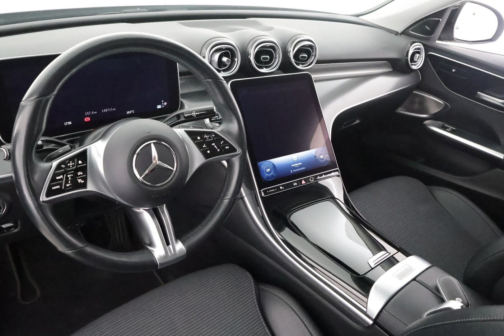 Mercedes-Benz C 2022 300 4MATIC A Business - | Burmester | Distronic | P.Kamera | Kaistavahti | Navi | LED-HP | Digimittaristo | Sisätilanlämmitin | Suomi-auto | Kahdet renkaat |