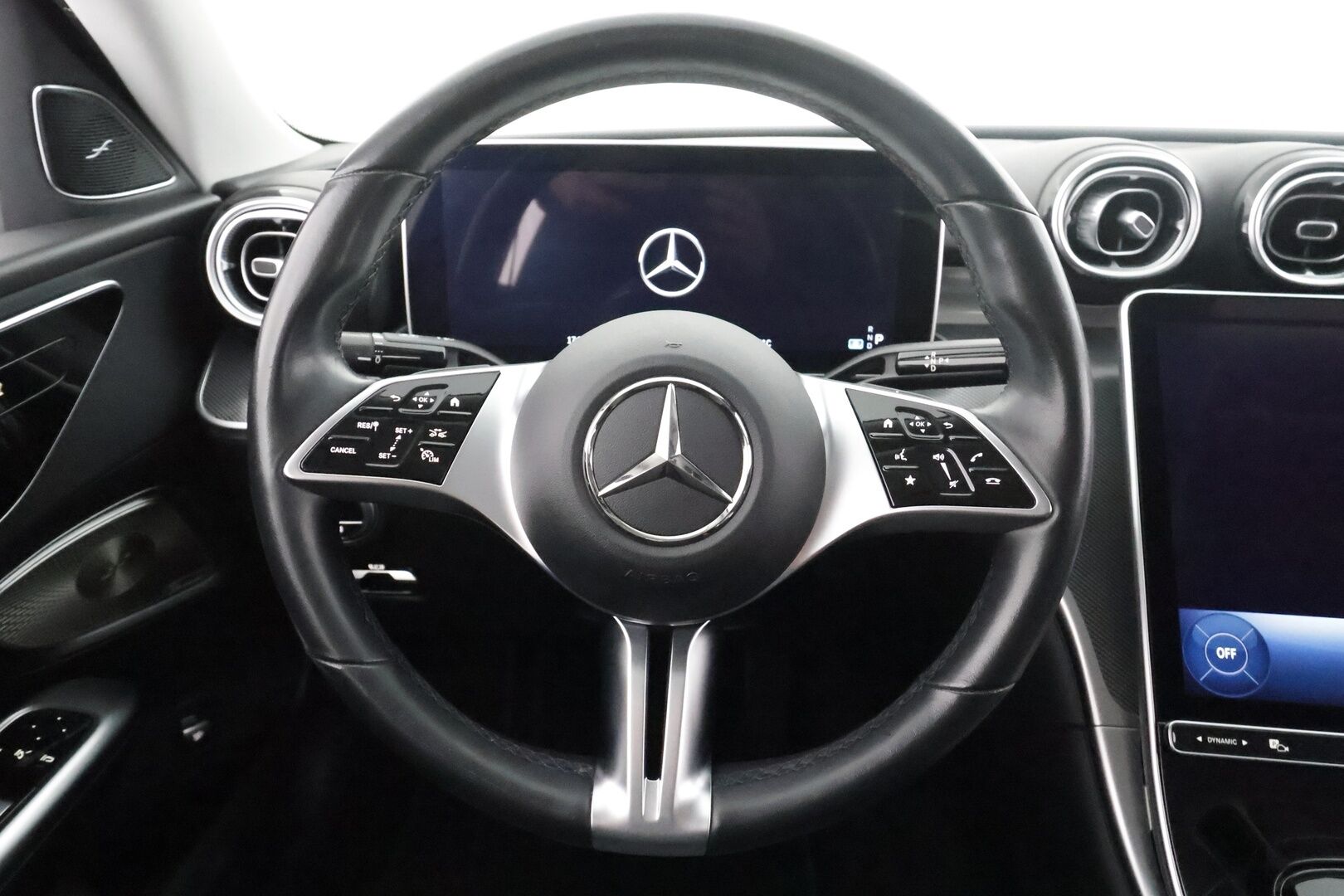 Mercedes-Benz C 2022 300 4MATIC A Business - | Burmester | Distronic | P.Kamera | Kaistavahti | Navi | LED-HP | Digimittaristo | Sisätilanlämmitin | Suomi-auto | Kahdet renkaat |