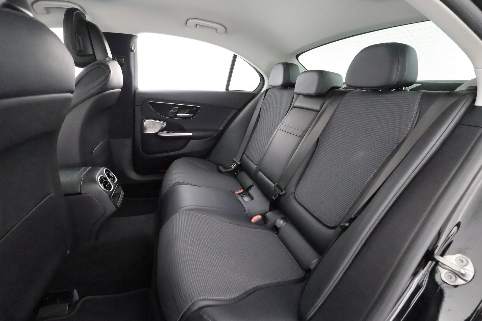 Mercedes-Benz C 2022 300 4MATIC A Business - | Burmester | Distronic | P.Kamera | Kaistavahti | Navi | LED-HP | Digimittaristo | Sisätilanlämmitin | Suomi-auto | Kahdet renkaat |