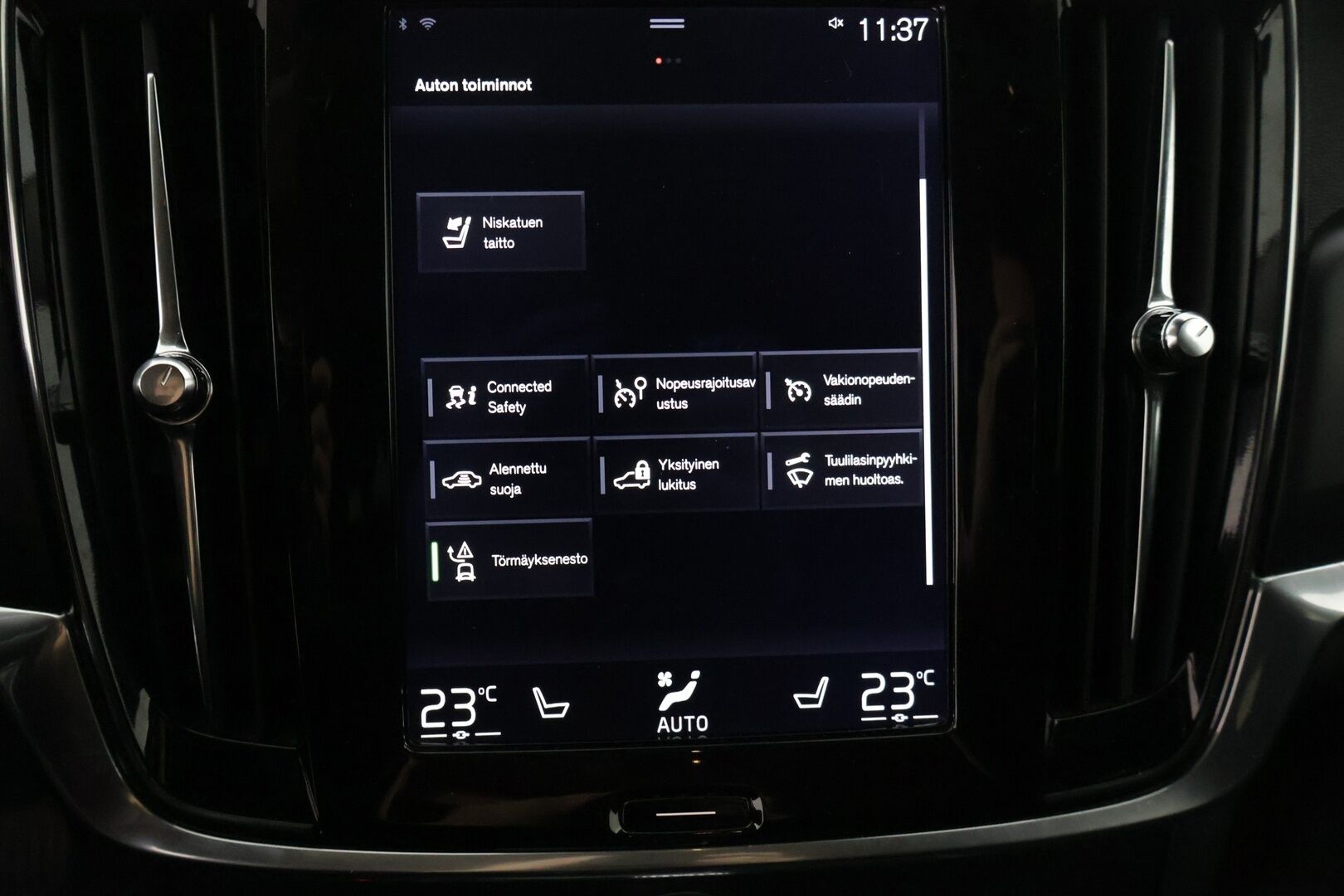 Volvo V90 2017 D3 Momentum aut * Adapt. Cruise / LED / S.Koukku / Webasto / Tutkat * - *Jakohinha vaihdettu 12/25 / 2x Uudet renkaat Volvon alu vanteilla / Juuri katsastettu / Uusi Tuulilasi / Ei ole AdBlue järjestelmää * - HULLUT JOULUT KORKOTARJOUS 2,49% 
