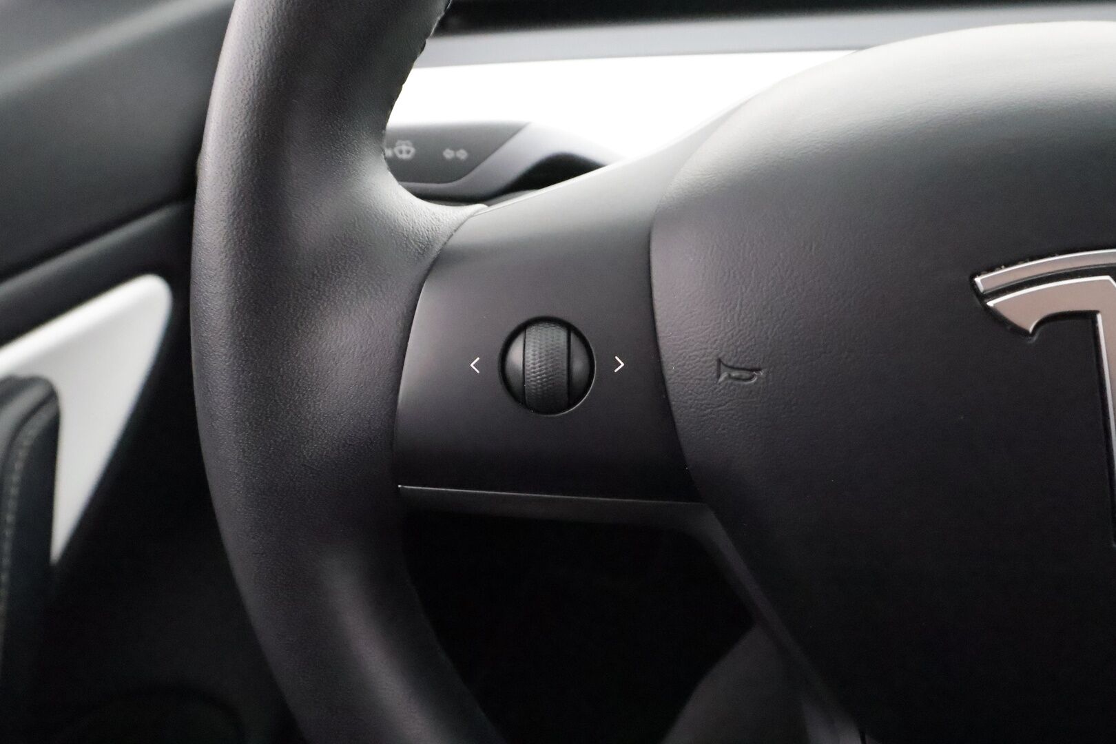 Tesla Model 3 2020 Standard Range Plus - | Lasikatto | ACC | LED | P.Kamera | Premium Speakers | Muistipenkki | Kaistavahti | Navi | Keyless | 2x Latauskaapelit |