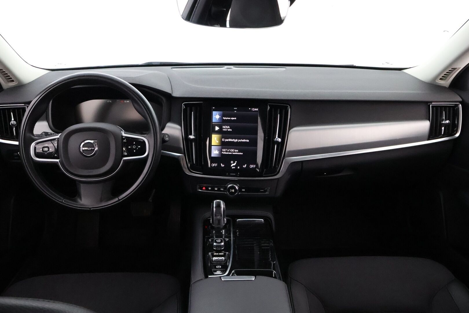 Volvo V90 2018 T8 AWD Momentum aut * Webasto / Vetokoukku / Adapt.Vakkari / Peruutuskamera / Puolinahkasisusta / Full LED - 2x Renkaat alkuperäisvantein / Juuri tullut Tampereelle! - HULLU BLACKWEEK KORKOTARJOUS 2,49%