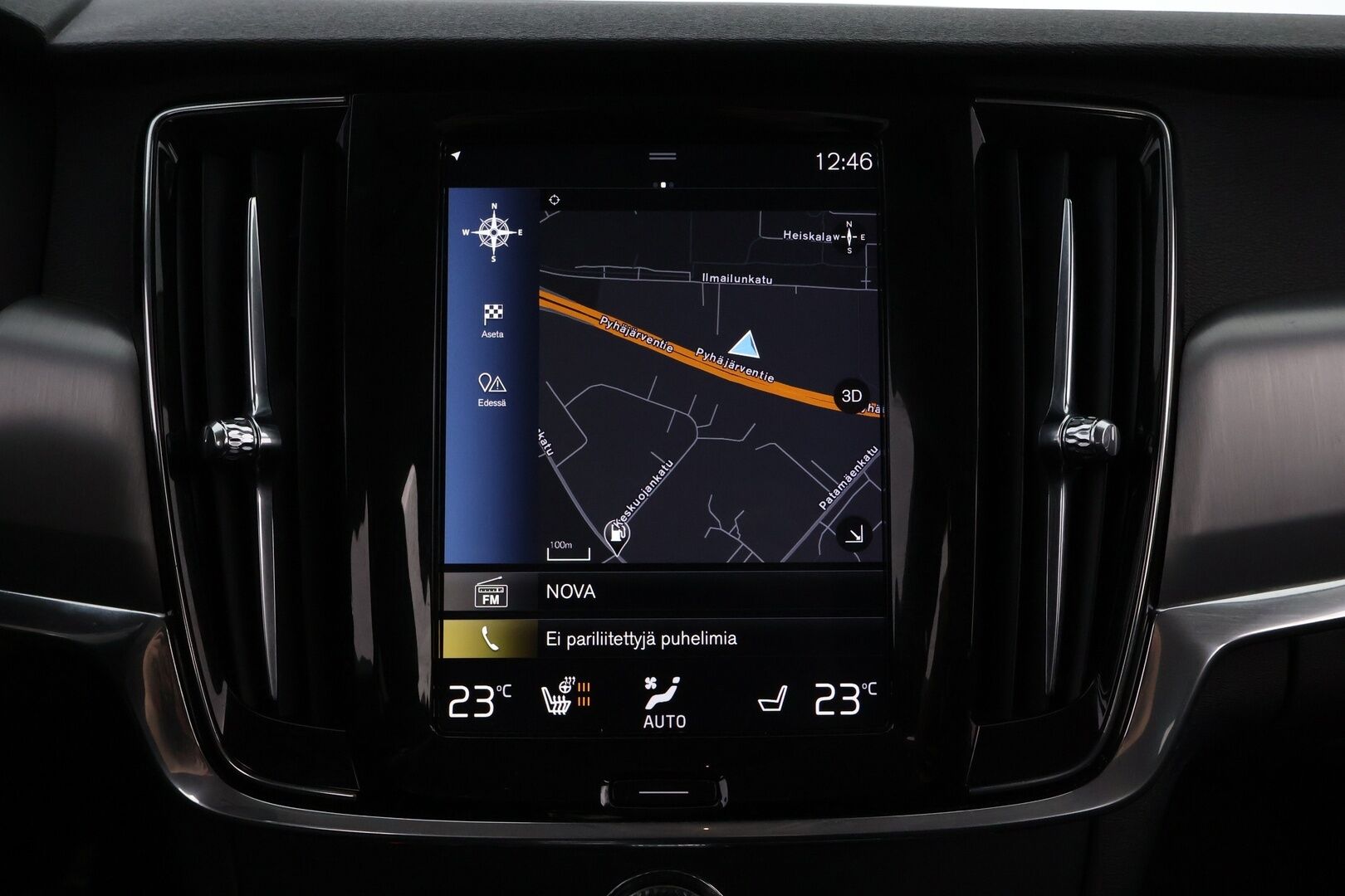 Volvo V90 2018 T8 AWD Momentum aut * Webasto / Vetokoukku / Adapt.Vakkari / Peruutuskamera / Puolinahkasisusta / Full LED - 2x Renkaat alkuperäisvantein / Juuri tullut Tampereelle! - HULLU BLACKWEEK KORKOTARJOUS 2,49%