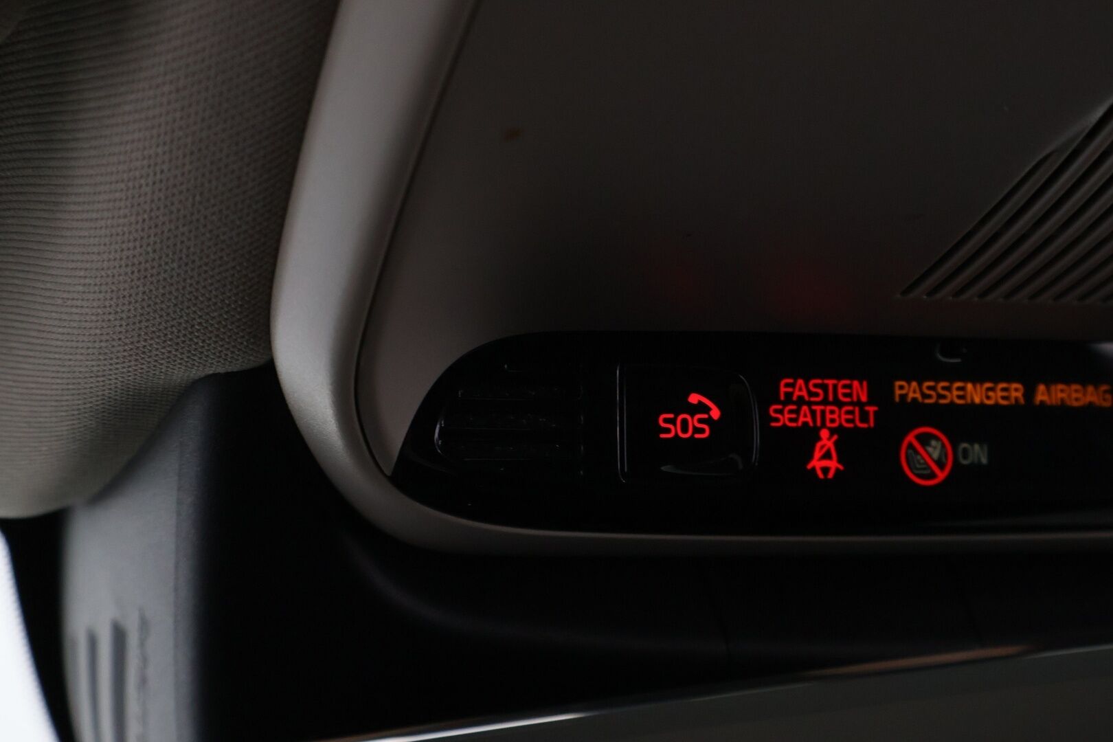 Volvo V90 2018 T8 AWD Momentum aut * Webasto / Vetokoukku / Adapt.Vakkari / Peruutuskamera / Puolinahkasisusta / Full LED - 2x Renkaat alkuperäisvantein / Juuri tullut Tampereelle! - HULLU BLACKWEEK KORKOTARJOUS 2,49%