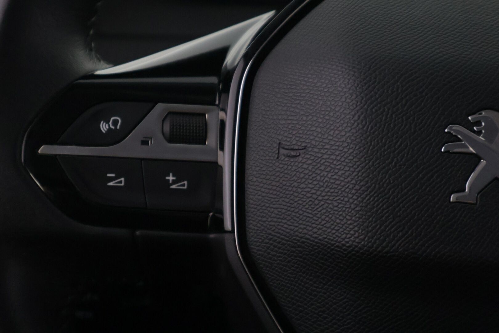 Peugeot 2008 2022 Active Pack PureTech 100 - | 1-Om Suomi-auto | P-Kamera | Apple&Android | Vakionopeudensäädin | Jakohihna juuri vaihdettu |