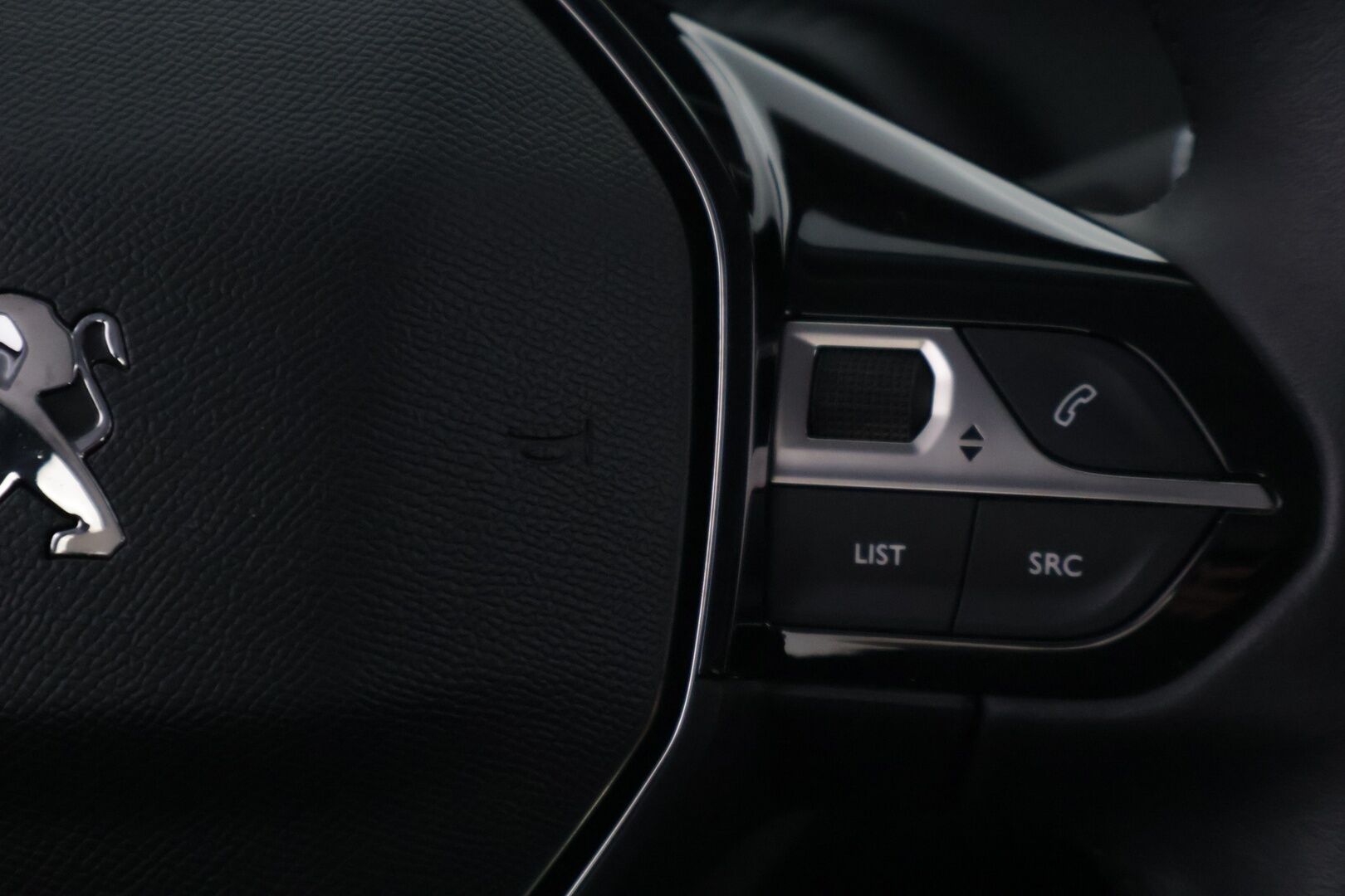 Peugeot 2008 2022 Active Pack PureTech 100 - | 1-Om Suomi-auto | P-Kamera | Apple&Android | Vakionopeudensäädin | Jakohihna juuri vaihdettu |