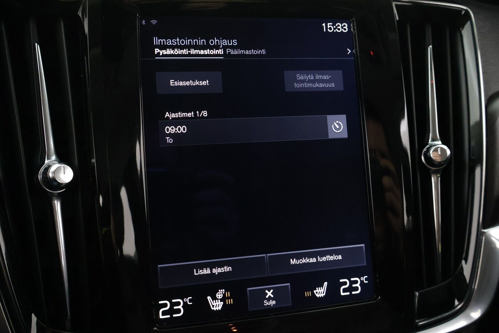 Volvo V90 CROSS COUNTRY 2017 D4 AWD aut Inscription Pro * Webasto / Adapt. Vakkari / Sporttinahat / P-kamera / Muistipenkki / Koukku / BLIS * - 2x renkaat alumiinivanteilla / Ei AdBlue -järjestelmää!