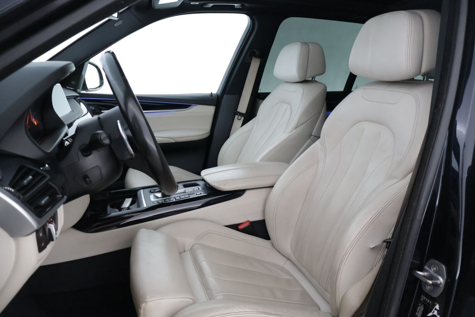 BMW X5 2016 40e M-Sport * Tämä auto myydään YritysOutlet -valikoimasta vain yritykselle * Adapt.vak / Hud / Panorama * - * Tämä auto myydään YritysOutlet -valikoimasta vain yritykselle * Ökyvarusteet / Siistikuntoinen / Katsastettu / 2x hyväkuntoiset renkaat ja vanteet *