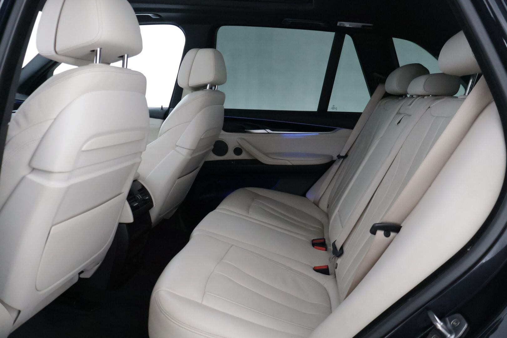 BMW X5 2016 40e M-Sport * Tämä auto myydään YritysOutlet -valikoimasta vain yritykselle * Adapt.vak / Hud / Panorama * - * Tämä auto myydään YritysOutlet -valikoimasta vain yritykselle * Ökyvarusteet / Siistikuntoinen / Katsastettu / 2x hyväkuntoiset renkaat ja vanteet *