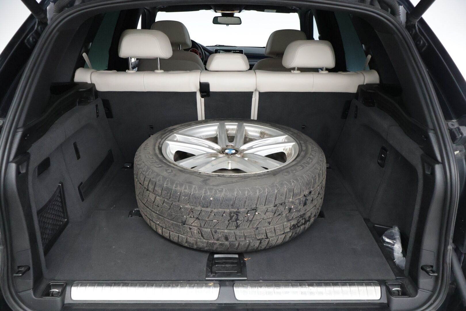 BMW X5 2016 40e M-Sport * Tämä auto myydään YritysOutlet -valikoimasta vain yritykselle * Adapt.vak / Hud / Panorama * - * Tämä auto myydään YritysOutlet -valikoimasta vain yritykselle * Ökyvarusteet / Siistikuntoinen / Katsastettu / 2x hyväkuntoiset renkaat ja vanteet *