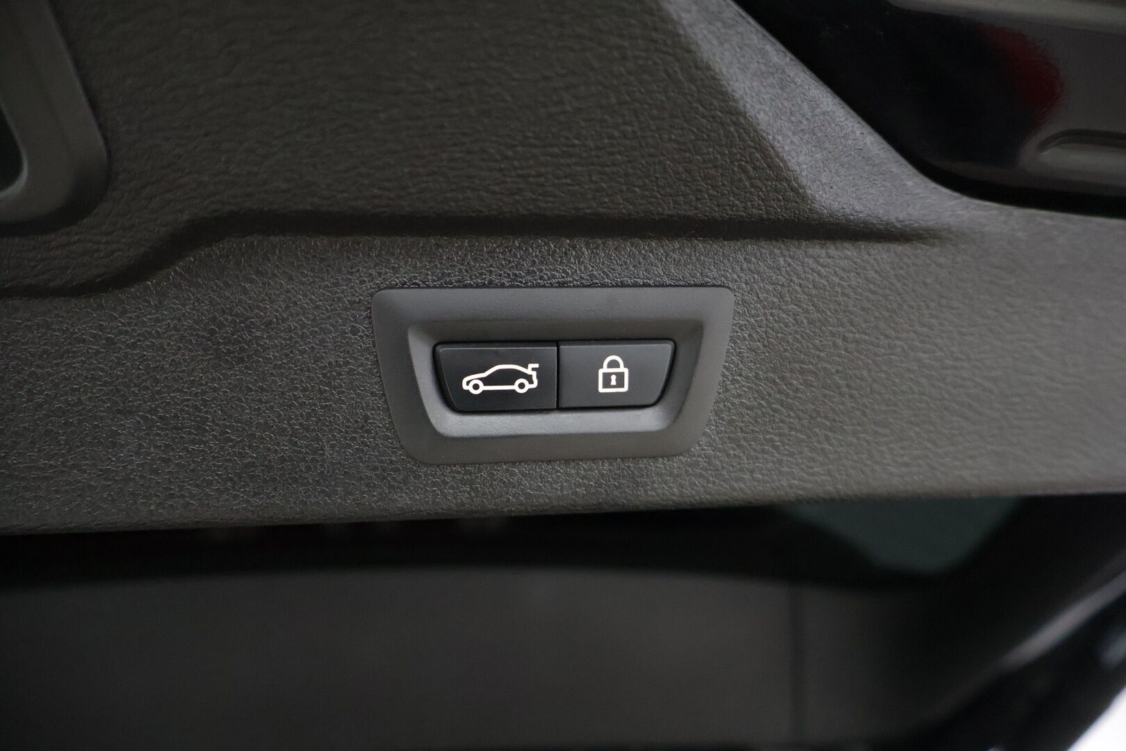 BMW X5 2016 40e M-Sport * Tämä auto myydään YritysOutlet -valikoimasta vain yritykselle * Adapt.vak / Hud / Panorama * - * Tämä auto myydään YritysOutlet -valikoimasta vain yritykselle * Ökyvarusteet / Siistikuntoinen / Katsastettu / 2x hyväkuntoiset renkaat ja vanteet *